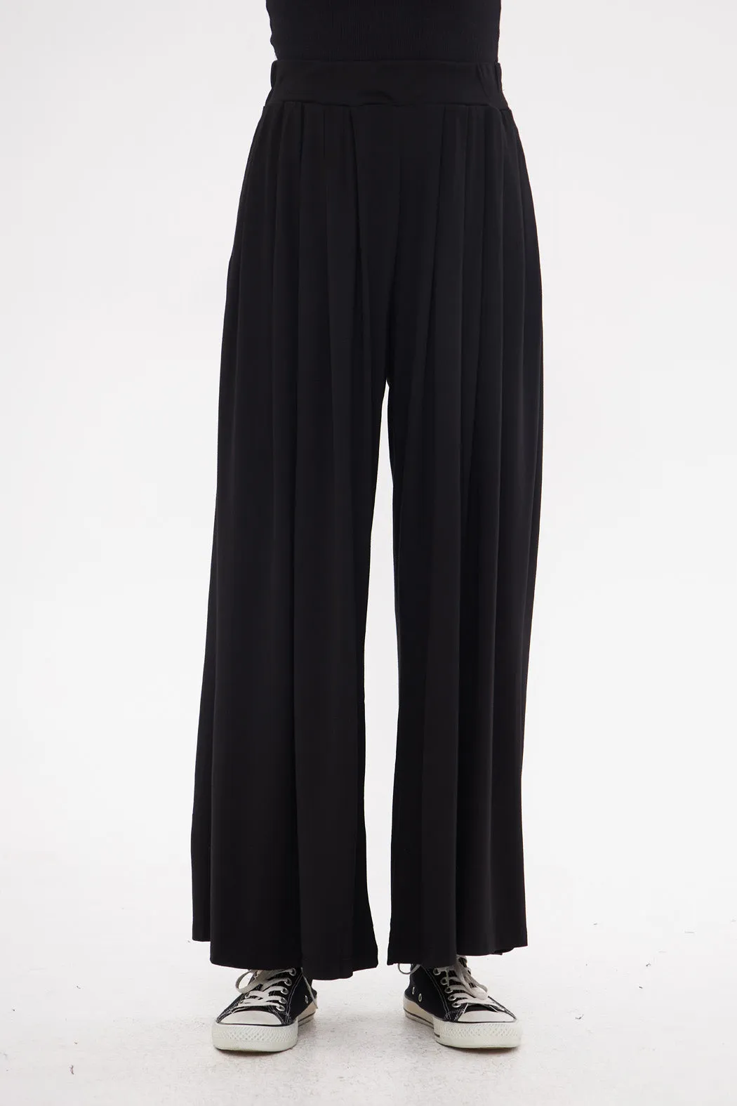 Wide-Leg Relaxed Fit Pleated  Trousers