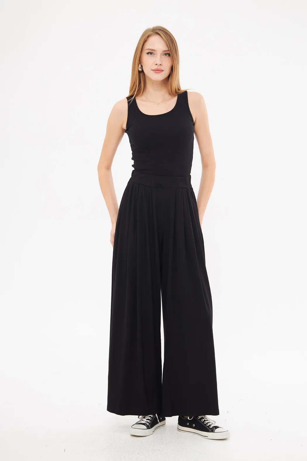 Wide-Leg Relaxed Fit Pleated  Trousers