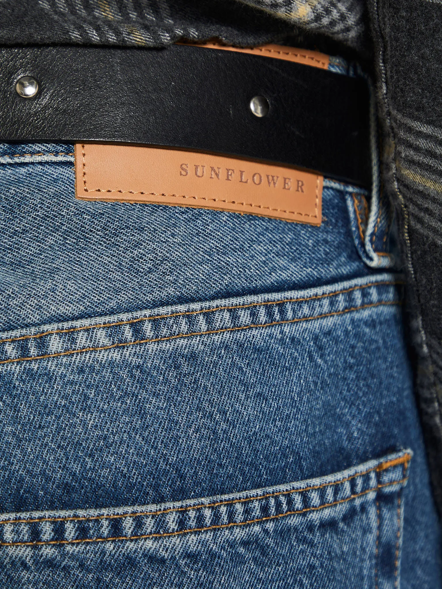 Wide Twist Jeans in Mid Blue